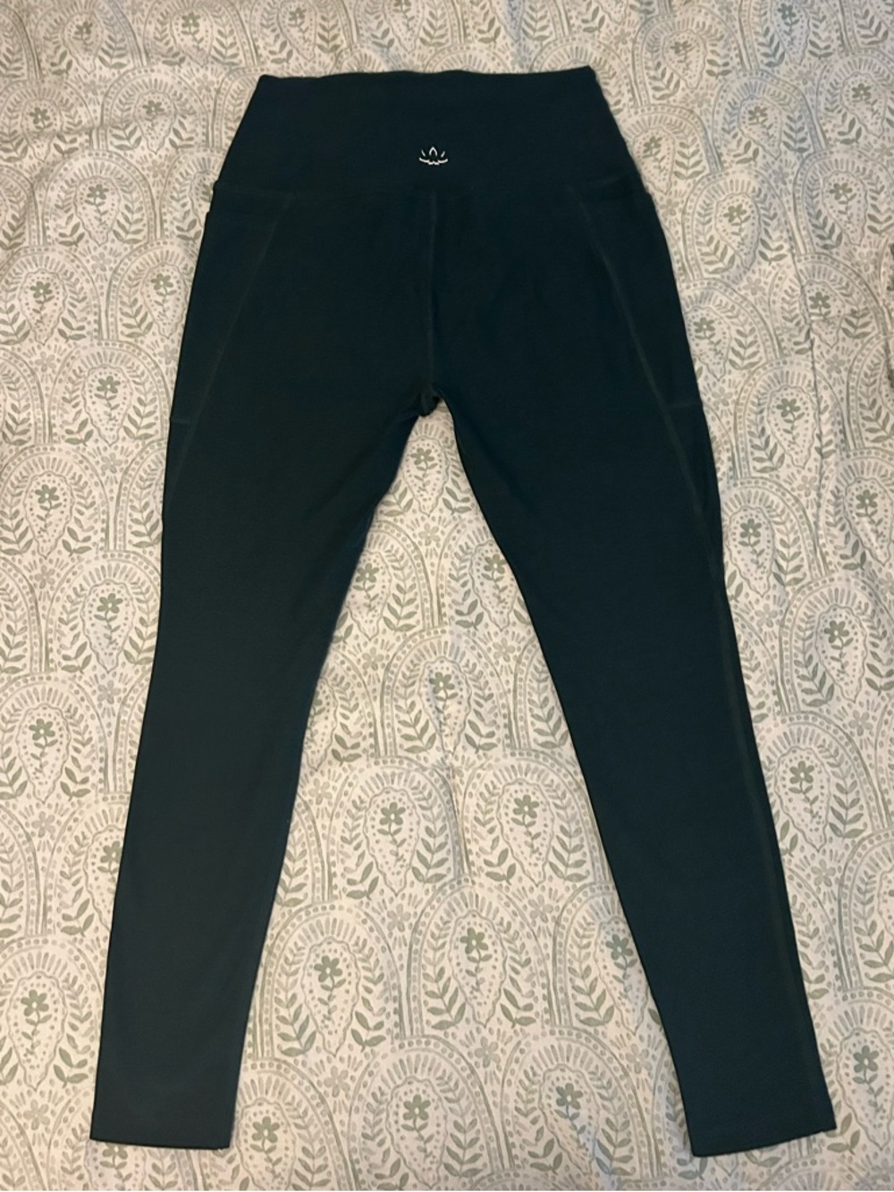 Beyond Yoga spaced leggings in Large - Picture 6 of 7